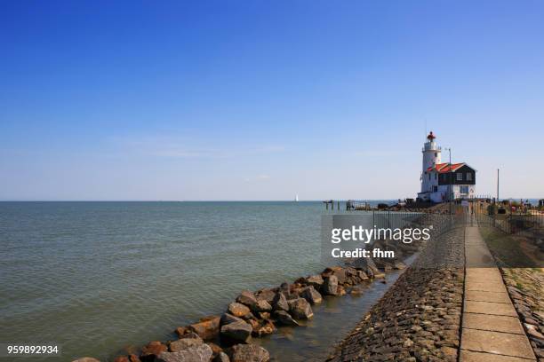 lighthouse paard van marken (marken, netherlands) - olanda settentrionale foto e immagini stock
