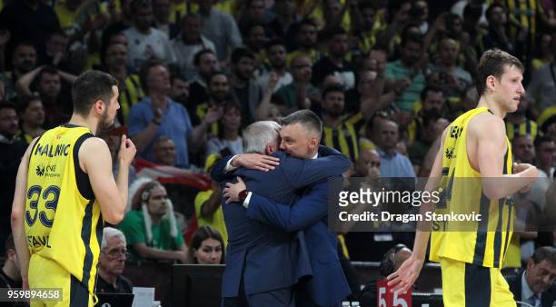 Zeljko Obradovic, Head Coach of Fenerbahce Dogus Istanbul and Sarunas Jasikevicius, Head Coach of Zalgiris Kaunas at the end of the 2018 Turkish...