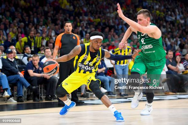 Ali Muhammed, #35 of Fenerbahce Dogus Istanbul competes with Edgaras Ulanovas, #92 of Zalgiris during the 2018 Turkish Airlines EuroLeague F4...