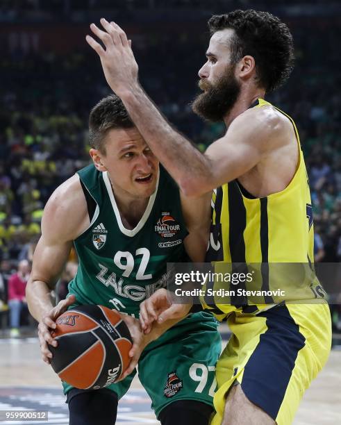 AEdgaras Ulanovas of Zalgiris in action against Luigi Datome of Fenerbahce during the Turkish Airlines Euroleague Final Four Belgrade 2018 Semifinal...