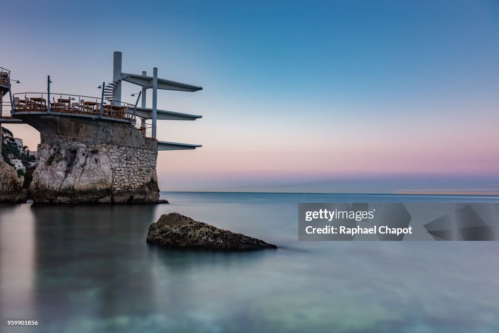 Photograph of Le Plongeoir at sunrise in Nice, France