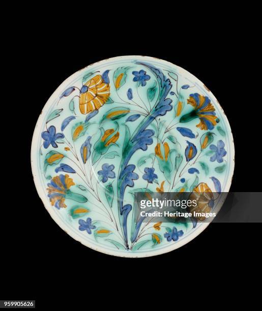 Plate imitating Turkish pottery, circa 1600-1650. Dimensions: diameter: 25.7 cmArtist Unknown.