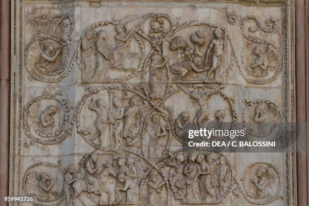 Scenes from the life of Christ, Stories from the New Testament, bas-reliefs by Lorenzo Maitani , third pillar, facade of Orvieto cathedral, Umbria,...