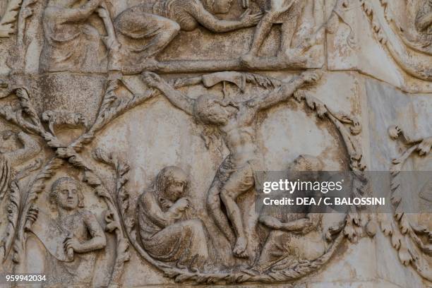 Crucifixion, detail from Scenes from the life of Christ, Stories from the New Testament, bas-reliefs by Lorenzo Maitani , third pillar, facade of...