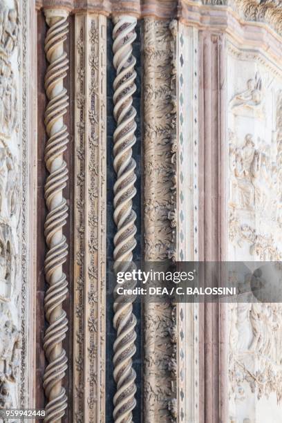 Polychrome Example Polychrome Sculptures Photos and Premium High Res Pictures - Getty Images