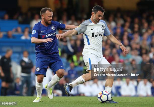 Giorgios Karagounis of Inter Forever is challenged by Jody Morris of Chelsea Legends during Chelsea Legends v Inter Forever at Stamford Bridge on May...
