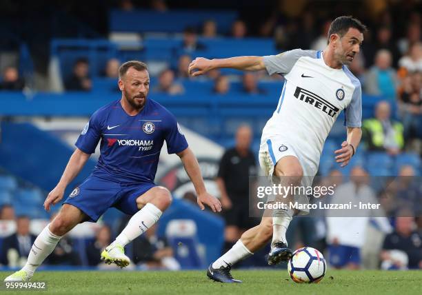 Giorgios Karagounis of Inter Forever is challenged by Jody Morris of Chelsea Legends during Chelsea Legends v Inter Forever at Stamford Bridge on May...