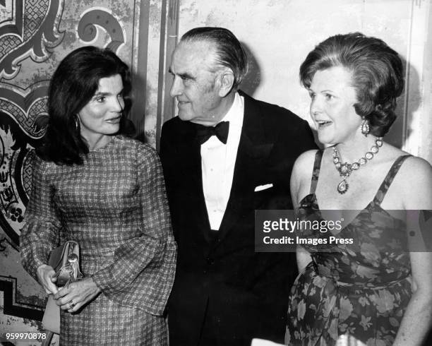 Jackie Onassis, Averell Harriman and Pamela Harrisman speak at a Democratic fundraising dinner at the Sheraton-Park in Washington DC on May 15, 1974.