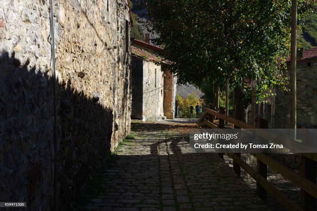Rural atmoshere in Bulnes - El Castillo with a few stone houses
