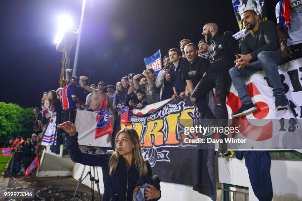 Injured Laure Boulleau of PSG with the PSG fans following the French Women's Division 1 match between Paris Saint Germain and Lyon on May 18, 2018 in...