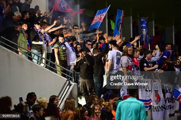 Fans during the French Women's Division 1 match between Paris Saint Germain and Lyon on May 18, 2018 in Paris, France.