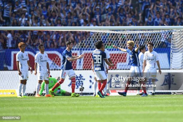 Takahiro Ohgihara of the Yokohama F.Marinos celebrates after scoring the teamÕs fourth goal with team mates during the J.League J1 match between...