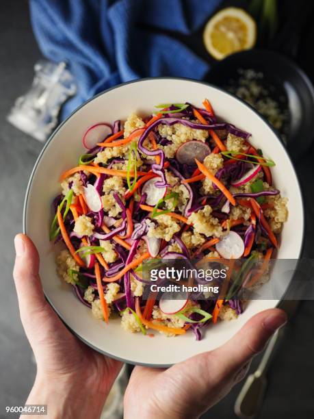 gezond vegan kom - quinoa stockfoto's en -beelden