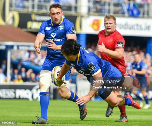 Dublin , Ireland - 19 May 2018; Jack Conan receives an offload from Leinster teammate James Lowe on his way to scoring his side's first try during...