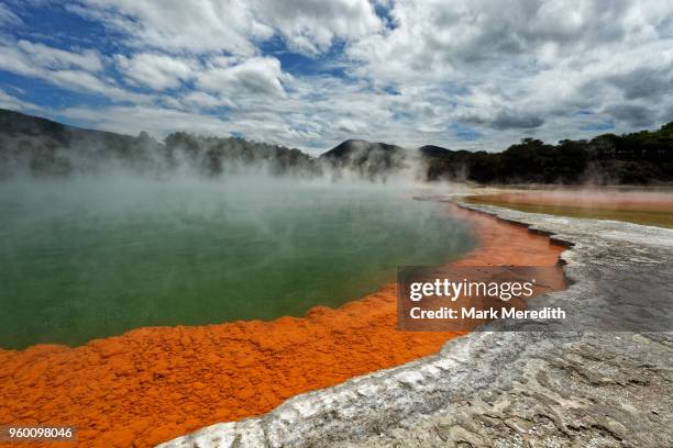 champagne pool in wai-o-tapu thermal wonderland - waiotapu thermal park stock pictures, royalty-free photos & images