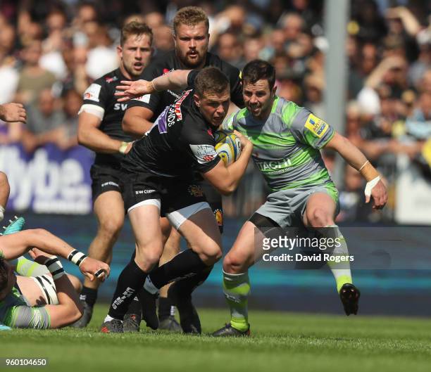 Joe Simmonds of Exeter breaks with the ball during the Aviva Premiership Semi Final between Exeter Chiefs and Newcastle Falcons at Sandy Park on May...