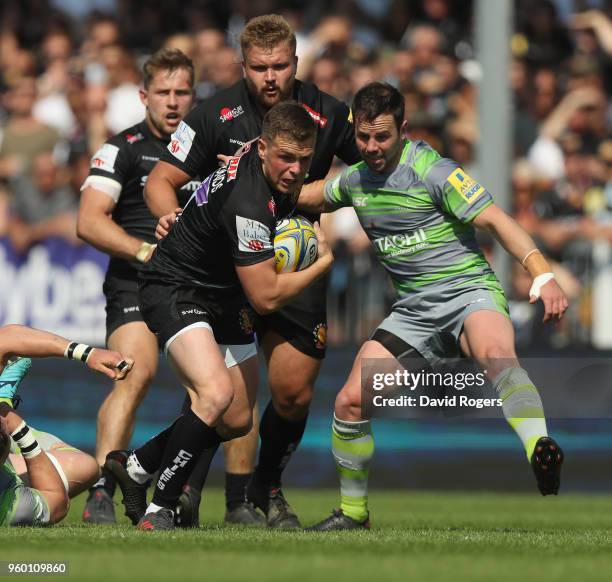 Joe Simmonds of Exeter breaks with the ball during the Aviva Premiership Semi Final between Exeter Chiefs and Newcastle Falcons at Sandy Park on May...