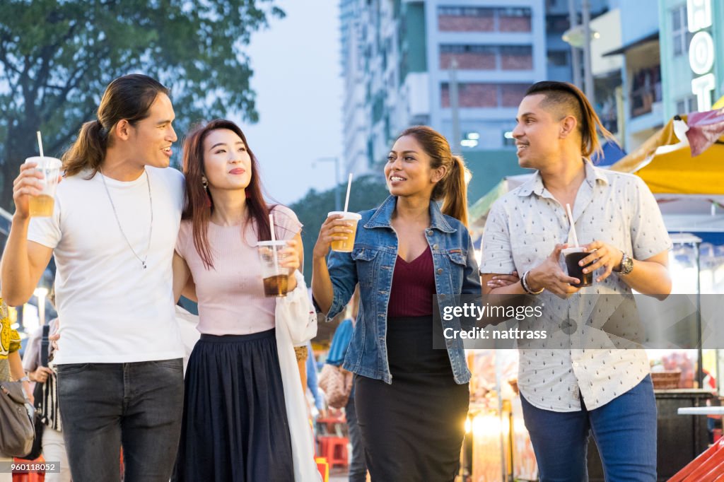 Amigos depois de uma noite