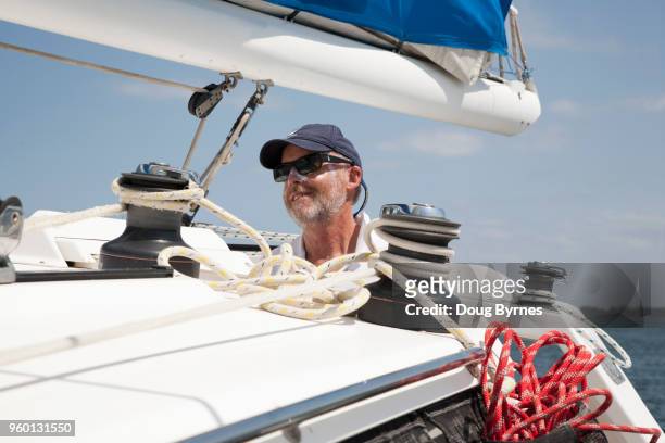 man sailing yacht - doug byrnes stock-fotos und bilder