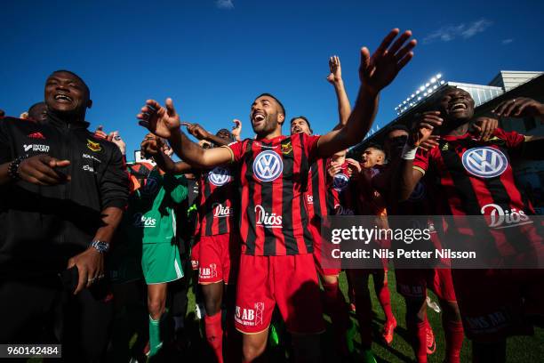 Saman Ghoddos of Ostersunds FK and team mates celebrates after the victory during the Allsvenskan match between GIF Sundsvall and Ostersunds FK at...