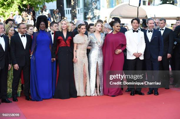 Jury members Robert Guediguian, Andrey Zvyagintsev, Khadja Nin, Jury president Cate Blanchett, jury members Kristen Stewart, Lea Seydoux, Ava...