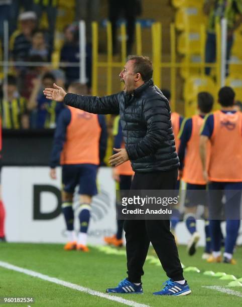Head coach of Atiker Konyapsor Sergen Yalcin gives tactics during Turkish Super Lig soccer match between Fenerbahce and Konyaspor at Ulker Stadium in...