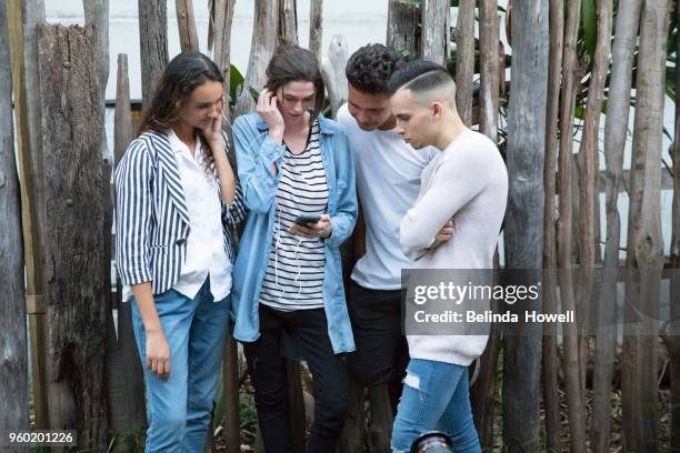 millennials - australia's future, the next generation - sydney side street stock pictures, royalty-free photos & images