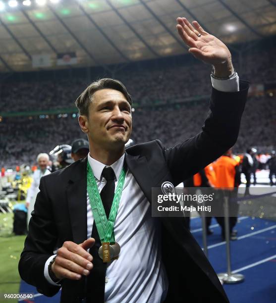 Coach Niko Kovac of Frankfurt waves to the supporters during the DFB Cup final between Bayern Muenchen and Eintracht Frankfurt at Olympiastadion on...