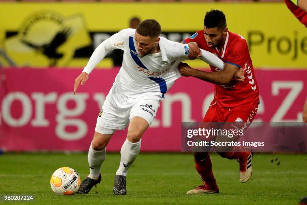 Luc Castaignos of Vitesse, Anouar Kali of FC Utrecht during the Dutch Eredivisie match between FC Utrecht v Vitesse at the Stadium Galgenwaard on May...