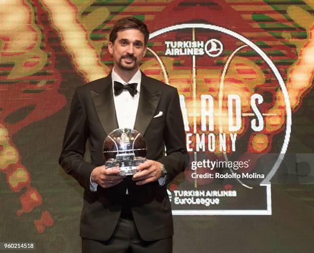 Alexey Shved, #1 of Khimki Moscow Region poses with First Team Award during the 2017-18 Turkish Airlines EuroLeague Awards Ceremony at Palace of...