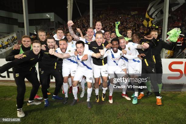 Jesse Schuurman of Vitesse, Martijn Berden of Vitesse, goalkeeper Remko Pasveer of Vitesse, Arnold Kruiswijk of Vitesse, Mason Mount of Vitesse, Luc...