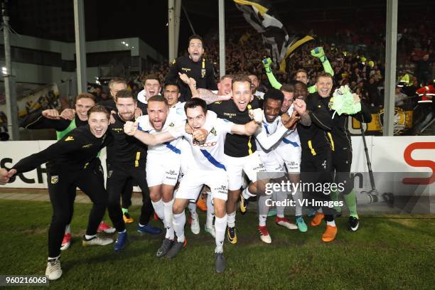 Jesse Schuurman of Vitesse, Martijn Berden of Vitesse, goalkeeper Remko Pasveer of Vitesse, Arnold Kruiswijk of Vitesse, Mason Mount of Vitesse, Luc...