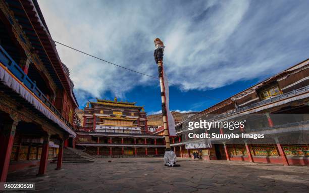 tashi lhunpo monastery - パンチェン ラマ ストックフォトと画像