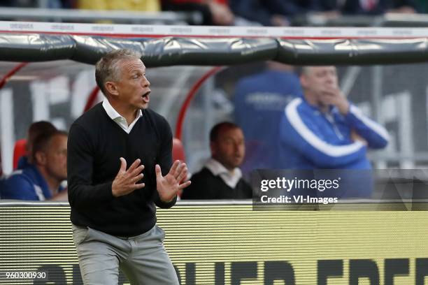 Coach Edward Sturing of Vitesse during the Dutch Eredivisie play-offs final match between FC Utrecht and Vitesse Arnhem at the Galgenwaard Stadium on...