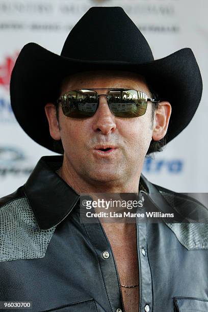 Australian country musician Lee Kernaghan arrives at the 38th CMAA Country Music Awards Of Australia at the Regional Entertainment and Conference...