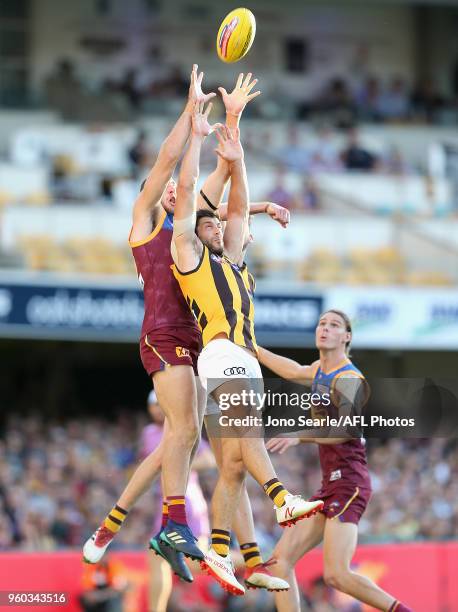 David Mirra of the Hawks attempts a mark during the 2018 AFL round nine match between the Brisbane Lions and the Hawthorn Hawks at the Gabba on May...