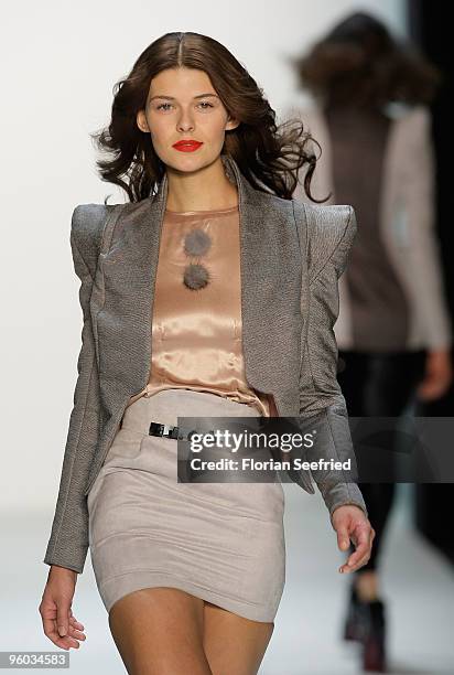 Chaya Model Pictures and Photos - Getty Images