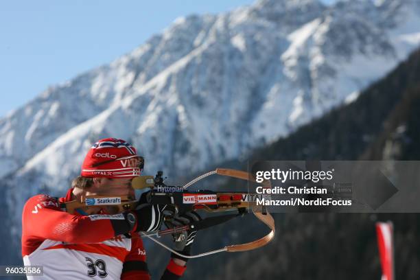 Frode Andresen of Norway shoots during the men's sprint in the e.on Ruhrgas IBU Biathlon World Cup on January 23, 2010 in Antholz-Anterselva, Italy.