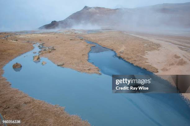 geothermal park at hverir - nordurland eystra imagens e fotografias de stock