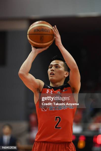 Yuki Togashi of the Chiba Jets shoots a free throw during the B.League Championship semi final game 2 between Chiba Jets and Ryukyu Golden Kings at...