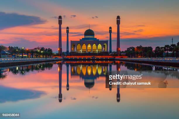 central mosque of songkhla - central world stock-fotos und bilder