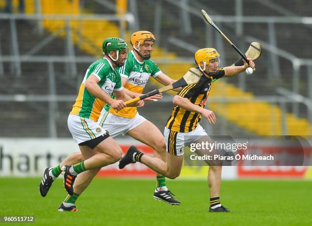 Kilkenny , Ireland - 20 May 2018; Richie Leahy of Kilkenny in action against Joe Bergin, left, and Colin Egan of Offaly during the Leinster GAA...