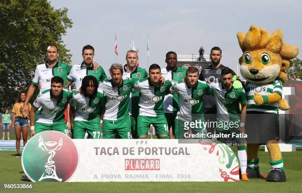 Sporting CP players pose for a team photo before the start of the Portuguese Cup Final match between Sporting CP and CD Aves at Estadio Nacional on...