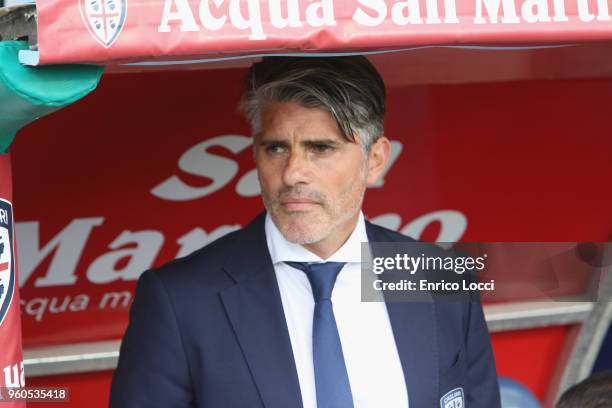 Cagliari's coach Diego Lopez reacts during the Serie A match between Cagliari Calcio and Atalanta BC at Stadio Sant'Elia on May 20, 2018 in Cagliari,...