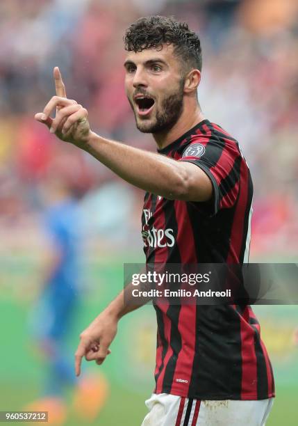 Patrick Cutrone of AC Milan gestures during the serie A match between AC Milan and ACF Fiorentina at Stadio Giuseppe Meazza on May 20, 2018 in Milan,...