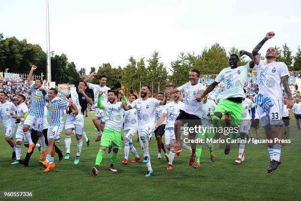 Players of Spal celebrate at the end of the serie A match between Spal and UC Sampdoria at Stadio Paolo Mazza on May 20, 2018 in Ferrara, Italy.