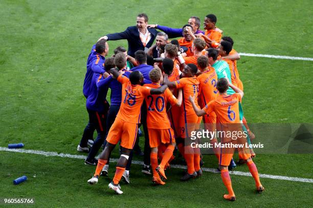 The Netherlands team celebrate victory after the UEFA European Under-17 Championship Final between Italy and the Netherlands at New York Stadium on...