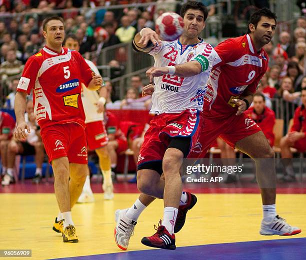Nenad Vuckovic of Serbia vies on January 23, 2010 in Linz during the Euro 2010 Handball, Group A match, Austria versus Serbia. AFP PHOTO / EXPA / R....