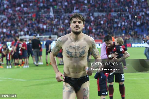 Daniele Dessena of Cagliari looks on at the end of the Serie A match between Cagliari Calcio and Atalanta BC at Stadio Sant'Elia on May 20, 2018 in...