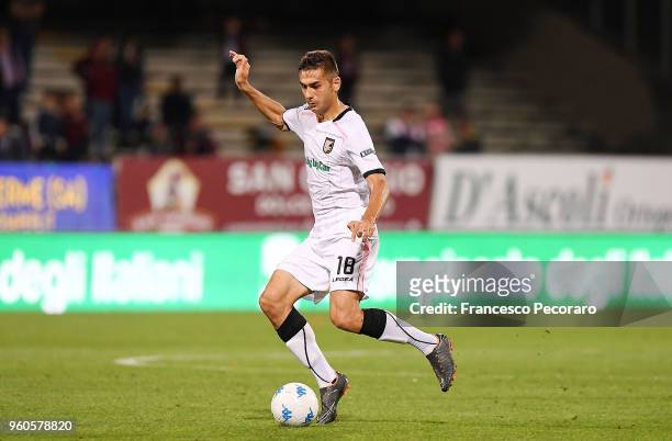 Ivaylo Chochev of US Citta di Palermo in action during the Serie B match between US Salernitana and US Citta di Palermo at on May 18, 2018 in...